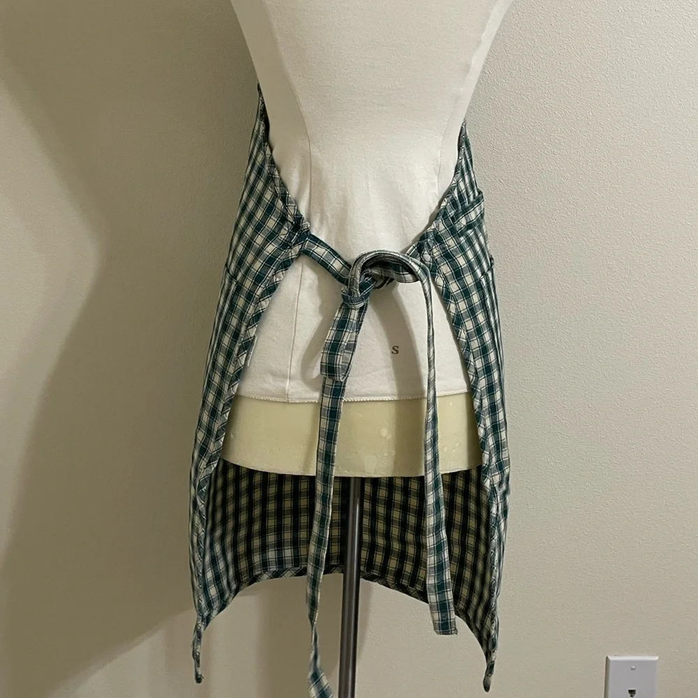 Vintage full apron cream and green plaid tree moose moon appliqué